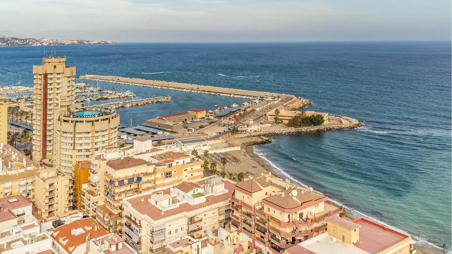Stunning Apartment In Fuengirola With Kitchen إسبانيا